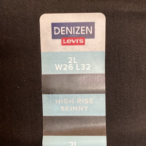 Levi's Essential Stretch Black Jeans - Picture 3 of 6